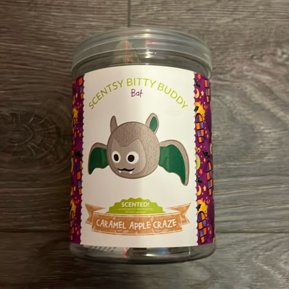 Other - tart green apples accented by a sweet candy twister